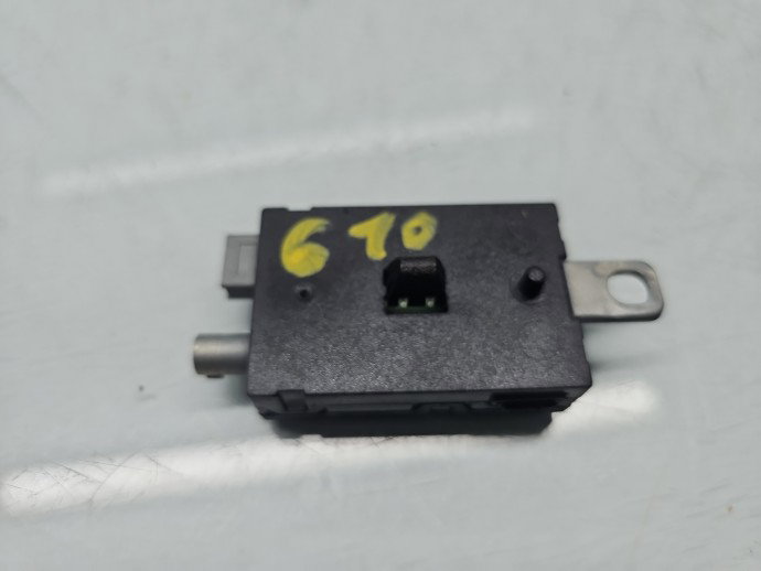 Amplificator antena Ford Kuga II [Fabr 2012-prezent] 8CP1-18C847-CA