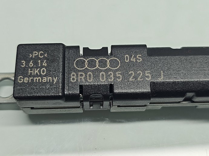 Amplificator antena AUDI Q5 (8RB) [Fabr 2008-2016] 8R0035225J