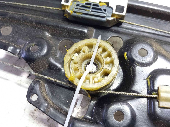 Macara geam dreapta spate OEM Bmw 5 (E60) [Fabr 2004-2010]