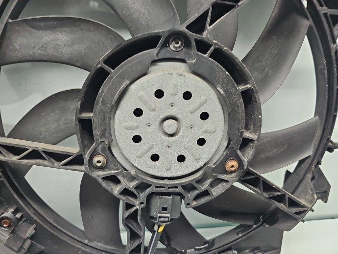 Electroventilator AUDI A4 (8K2, B8) [Fabr 2008-2015] 8K0121003M 2.0 TDI CAGA 105KW / 143CP