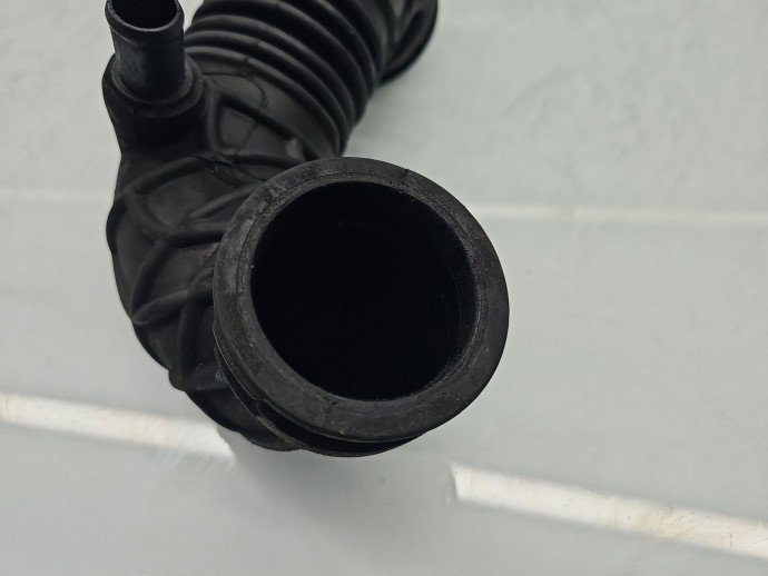 Tub admisie aer Chevrolet Captiva (T100) [Fabr 2006-2018] 20998611 2.2 CDTI A22DM 135KW / 184CP1P