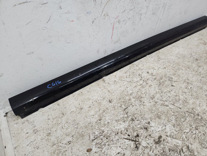 Prag lateral dreapta Volkswagen Touareg (7LA, 7L6) [Fabr 2003-2010] R-line 7L9853760A
