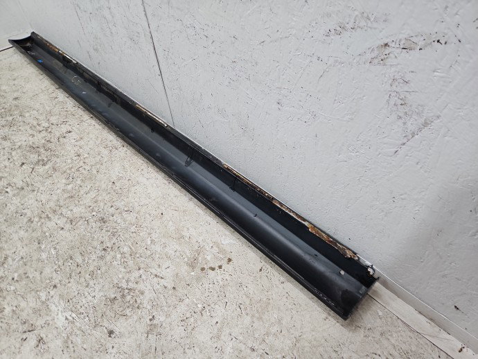 Prag lateral dreapta Volkswagen Touareg (7LA, 7L6) [Fabr 2003-2010] R-line 7L9853760A