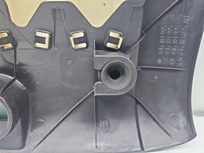 Capac motor Seat Altea (5P1) [Fabr 2004-2010] 03G103925BM ?1.9 TDI BKC 77KW / 105CP