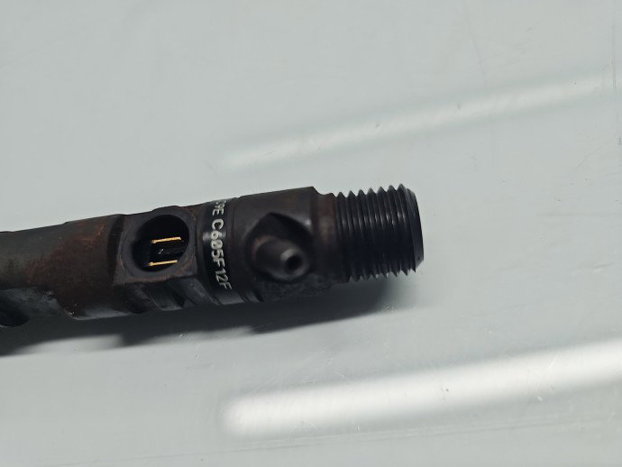Injector Renault Kangoo 2 [Fabr 2008-prezent] 166001137R 1.5 dCi K9K-704 85KW / 105CP