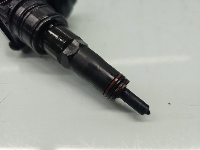 Injector Volkswagen Passat B6 (3C2) [Fabr 2005-2010] 038130073AG ?1.9 TDI BKC 77KW / 105CP