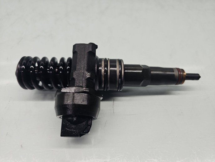 Injector Volkswagen Golf 5 (1K1) [Fabr 2004-2008] 038130073AG ?1.9 TDI BKC 77KW / 105CP