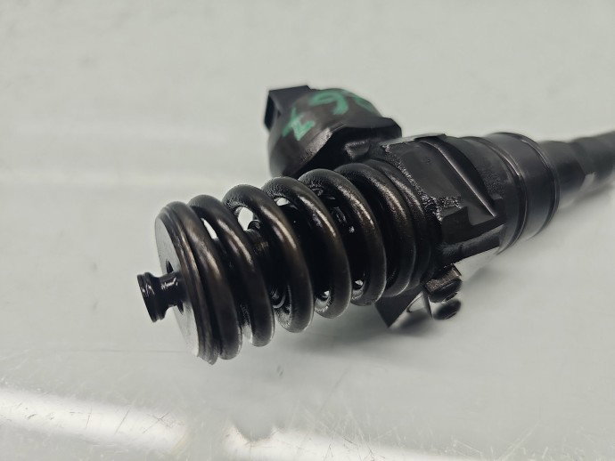 Injector Volkswagen Golf 5 (1K1) [Fabr 2004-2008] 038130073AG ?1.9 TDI BKC 77KW / 105CP