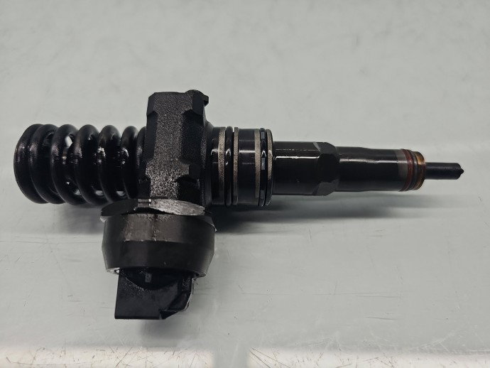 Injector Volkswagen Passat B6 (3C2) [Fabr 2005-2010] 038130073AG ?1.9 TDI BKC 77KW / 105CP