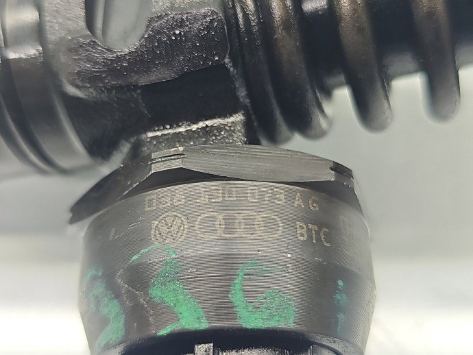 Injector Volkswagen Golf 5 (1K1) [Fabr 2004-2008] 038130073AG ?1.9 TDI BKC 77KW / 105CP