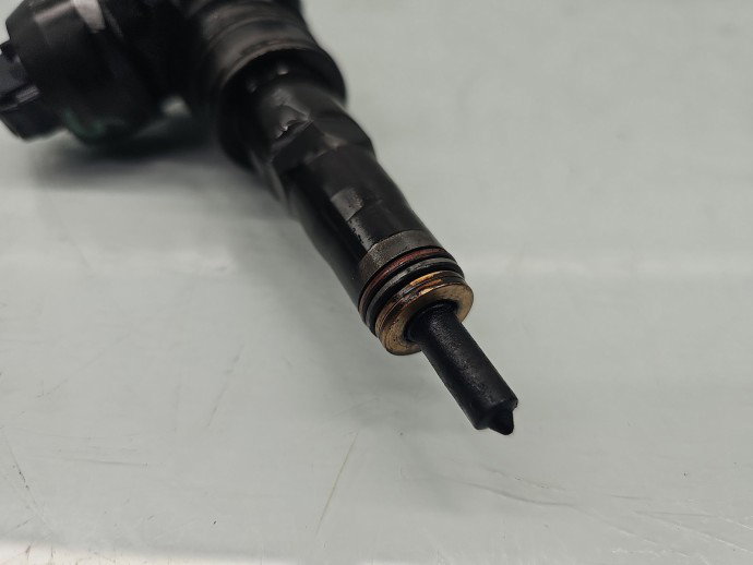Injector Volkswagen Golf 5 (1K1) [Fabr 2004-2008] 038130073AG ?1.9 TDI BKC 77KW / 105CP