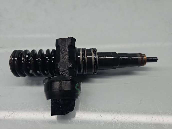 Injector Volkswagen Passat B6 (3C2) [Fabr 2005-2010] 038130073AG ?1.9 TDI BKC 77KW / 105CP