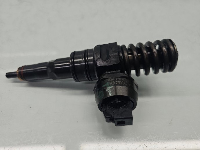 Injector Volkswagen Jetta 3  (1K2) [Fabr 2005-2010] 038130073AG ?1.9 TDI BKC 77KW / 105CP