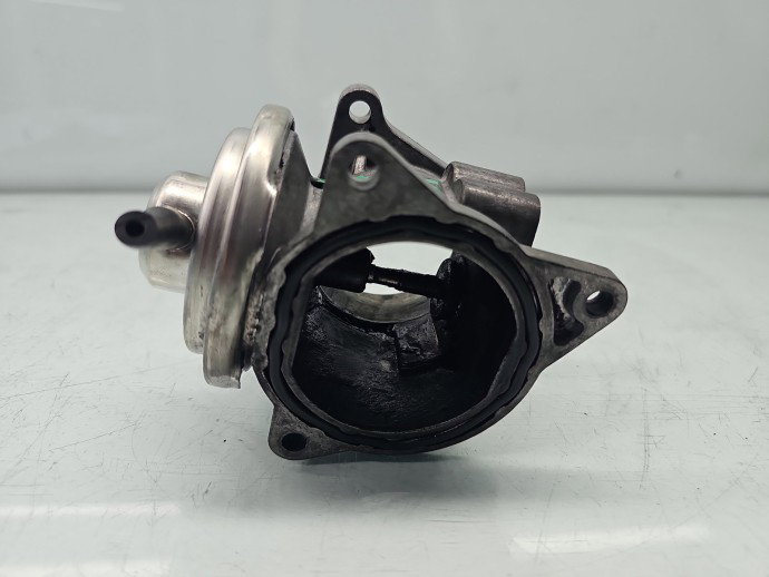 Supapa EGR Volkswagen Passat B6 (3C2) [Fabr 2005-2010] 038129637D ?1.9 TDI BKC 77KW / 105CP