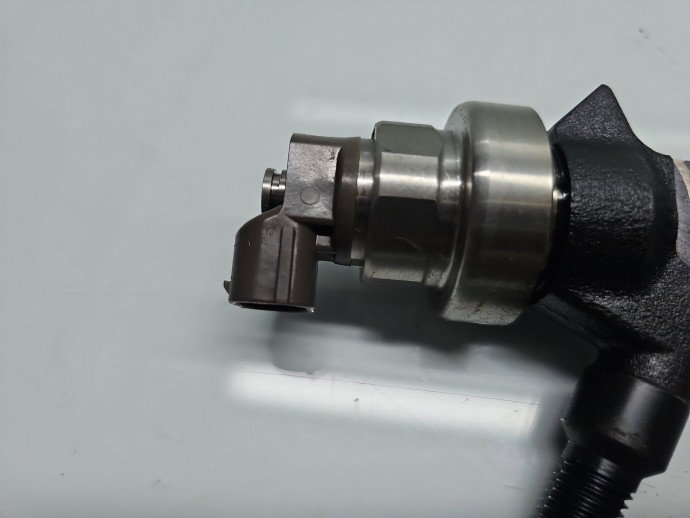 Injector Opel Astra J [Fabr 2009-2015] 55567729 1.7 CDTI A17DTS 96KW / 131CP