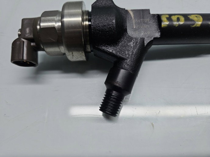 Injector Opel Astra J [Fabr 2009-2015] 55567729 1.7 CDTI A17DTS 96KW / 131CP