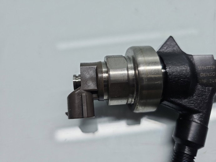 Injector Opel Astra J [Fabr 2009-2015] 55567729 1.7 CDTI A17DTS 96KW / 131CP