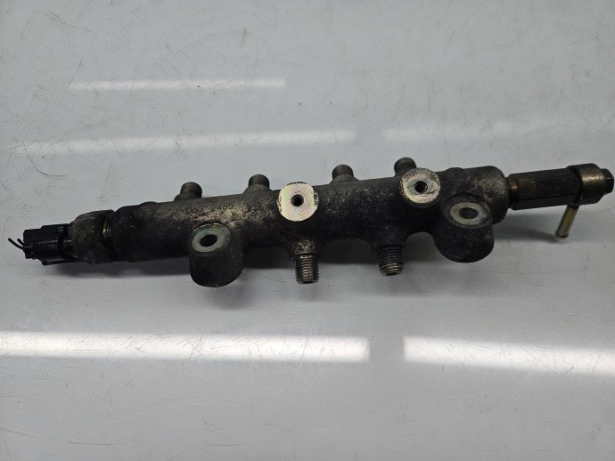 Rampa injectoare Mazda 5 (CR19) [Fabr 2005-2009] OEM 1.8 Benz L8 85KW / 116CP