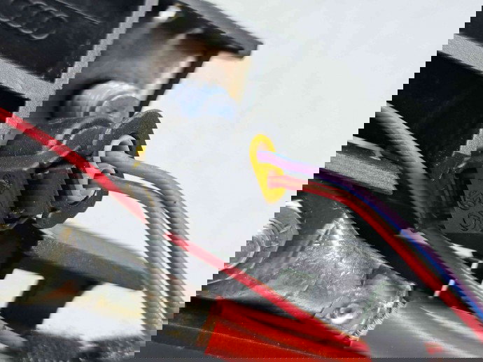  Borna baterie (+) cu capsa Audi Q5 (8RB) [Fabr 2008-2016] 4F0915519 