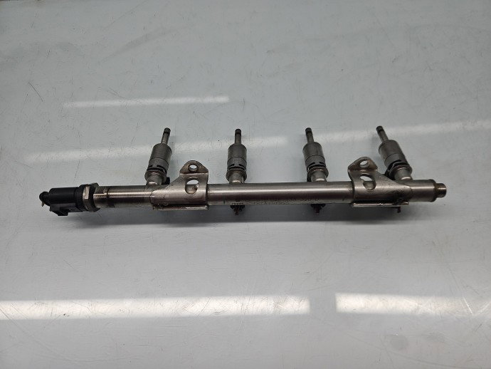 Rampa injectoare Skoda Rapid (NH3) [Fabr 2012-2019] 04E133320D 1.2 TSI CJZC 66KW / 90CP