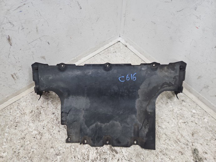 Scut motor Volkswagen Touareg (7LA, 7L6) [Fabr 2003-2010] R-line 7L0825285B