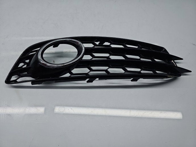 Grila proiector dreapta AUDI A3 (8P1) [Fabr 2003-2012] Sportback S-line, Quattro aftermarket