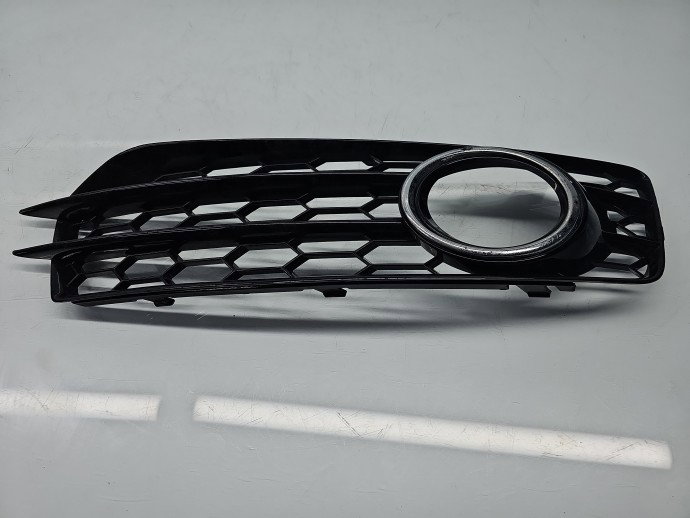 Grila proiector dreapta AUDI A3 (8P1) [Fabr 2003-2012] Sportback S-line, Quattro aftermarket