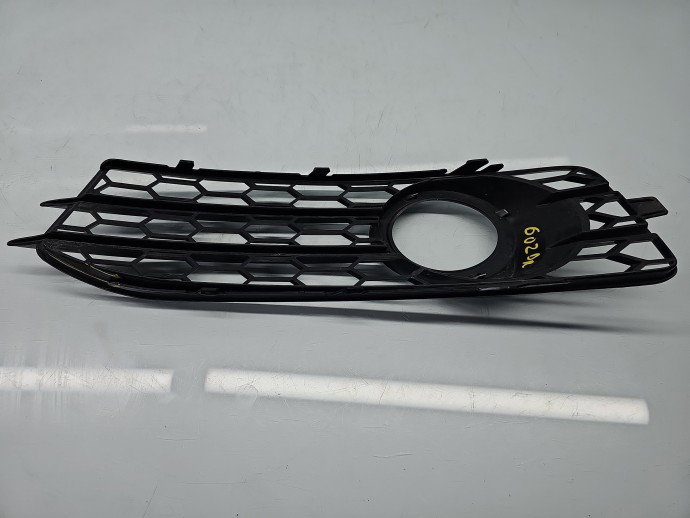 Grila proiector dreapta AUDI A3 (8P1) [Fabr 2003-2012] Sportback S-line, Quattro aftermarket