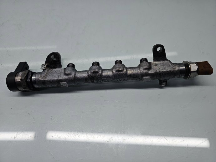 Rampa injectoare Volkswagen Passat CC (358) [Fabr 2012-2016] 03L125C 2.0 TDI CFFB 103KW / 140CP