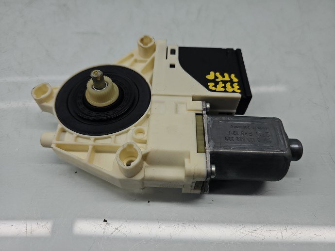 Motoras geam stanga spate Renault Megane 3 [Fabr 2008-2015] Break  827310185R