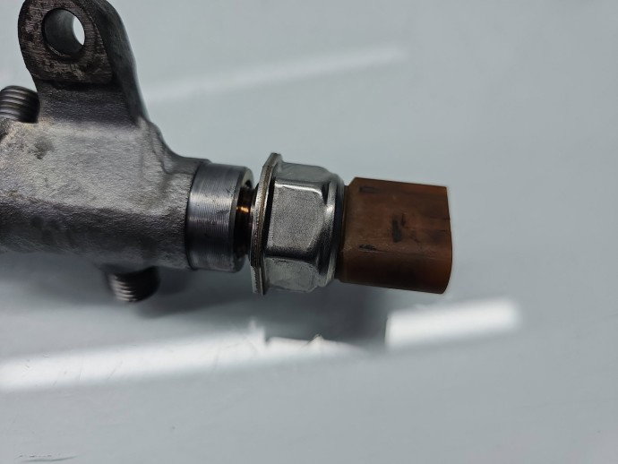 Rampa injectoare Volkswagen Passat B7 (362) [Fabr 2010-2014] 03L125C 2.0 TDI CFFB 103KW / 140CP