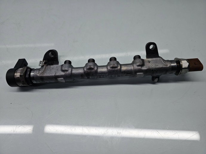 Rampa injectoare Volkswagen Passat B7 (362) [Fabr 2010-2014] 03L125C 2.0 TDI CFFB 103KW / 140CP