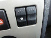 Buton inchidere centralizata Dacia Logan 1 1.4 benz OEM 2004-2012