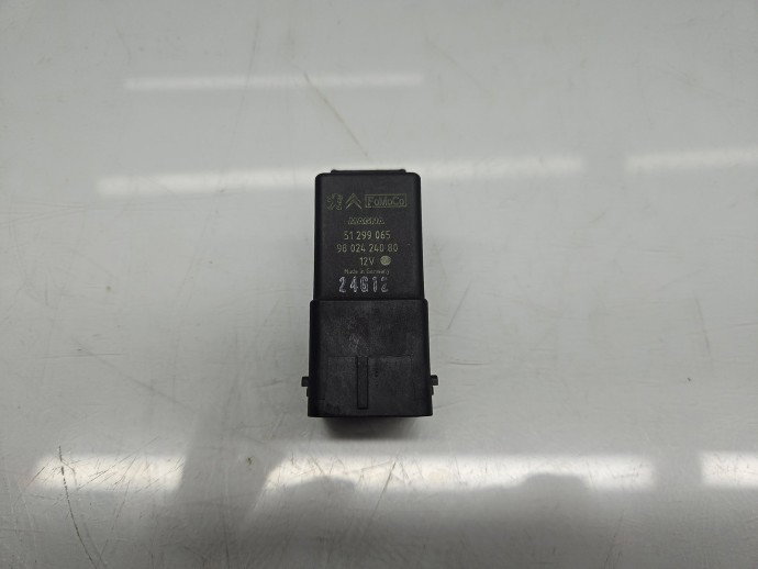 Releu PEUGEOT 2008 [Fabr 2013-2019] 9802424080