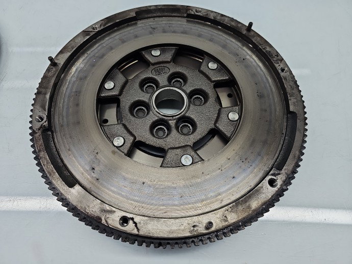 Kit ambreiaj volanta masa dubla AUDI A3 (8V1) [Fabr 2012-prezent] 2.0 TDI CRBC 415058310 110KW / 150CP