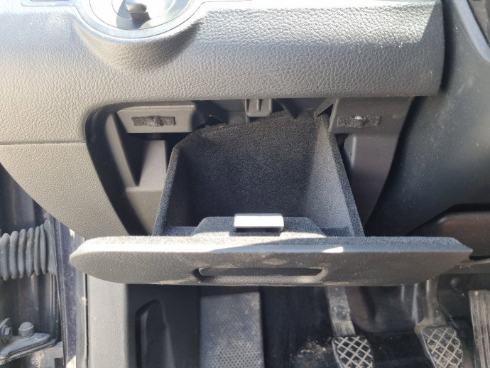 Sertar bord Volkswagen Passat B6 (3C2) [Fabr 2005-2010] OEM