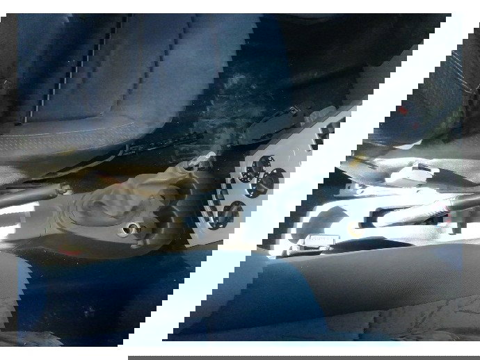 Consola centrala Dacia Logan 1 1.4 benz OEM 2004-2012