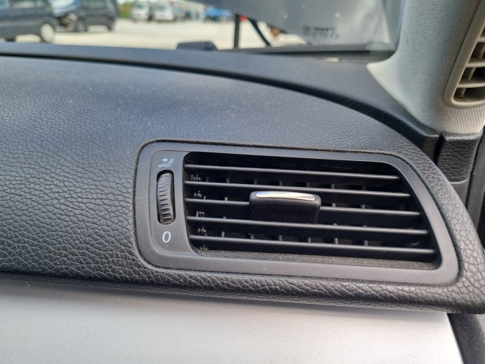 Grila aerisire dreapta Volkswagen Passat B6 (3C2) [Fabr 2005-2010]