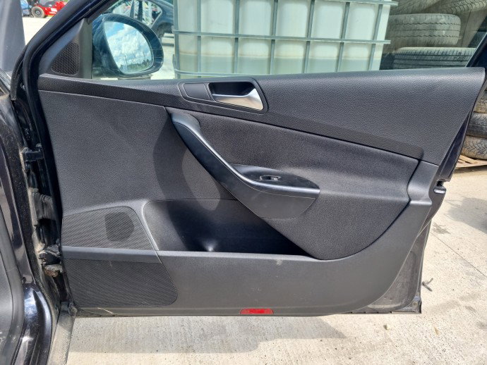 Boxa dreapta fata Volkswagen Passat B6 (3C2) [Fabr 2005-2010] OEM