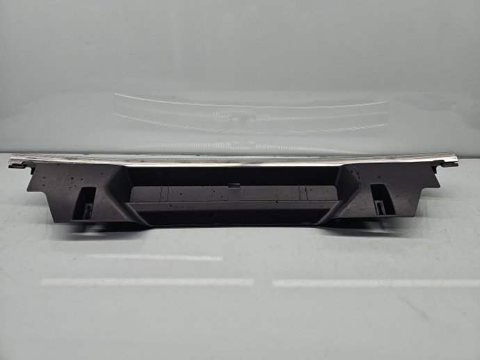 Ornament portbagaj AUDI Q5 (8RB) [Fabr 2008-2016] SUV S-line, Quattro 8R0864513C