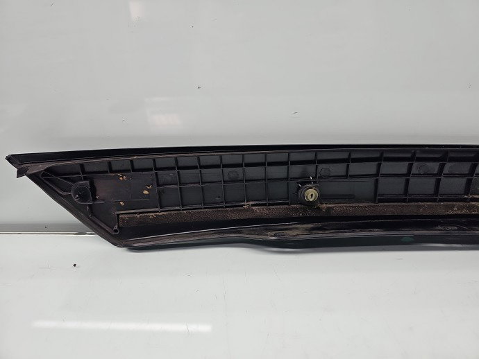 Ornament parbriz dreapta Skoda Fabia 2 (5J, 542) [Fabr 2007-2014] Hatchback 5J6853264A
