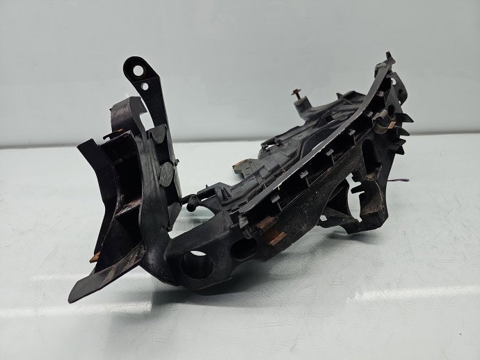 Suport far stanga AUDI A4 (8K5, B8) Avant [Fabr 2008-2015] 8K0805607A