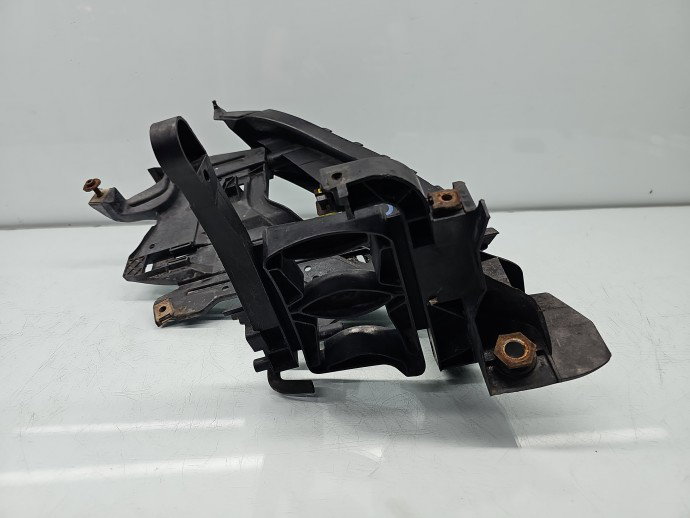 Suport far stanga AUDI A4 (8K5, B8) Avant [Fabr 2008-2015] 8K0805607A