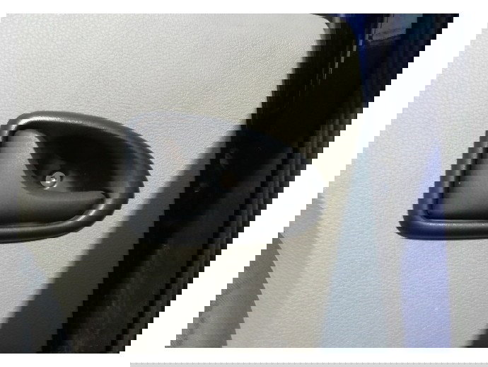 Maner interior stanga spate Dacia Logan 1 1.4 benz OEM 2004-2012