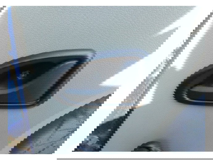 Maner interior usa dreapta spate Dacia Logan 1 1.4 benz OEM 2004-2012