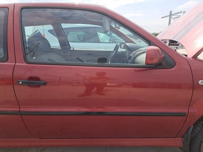 Usa dreapta fata Volkswagen Polo (6N2) [Fabr 1995-2000] Coupe ROSU