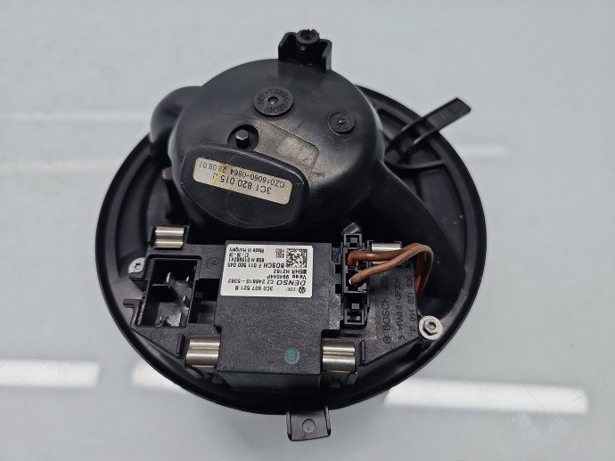 Aeroterma bord Volkswagen Passat B6 (3C2) [Fabr 2005-2010] 3C1820015J