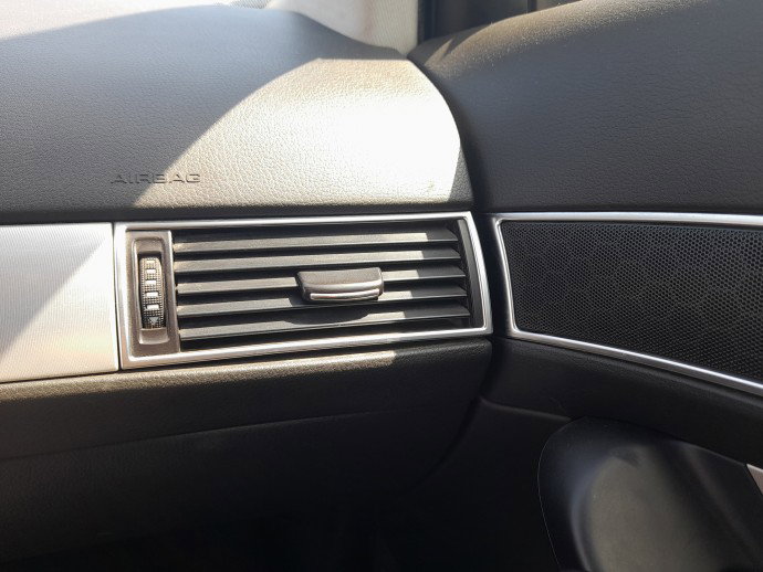Grila aerisire centrala dreapta AUDI A6 (4F2, C6) [Fabr 2004-2010]