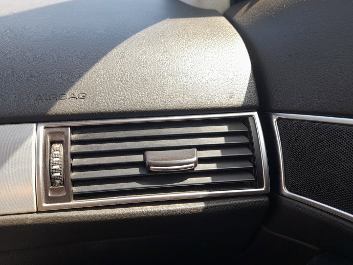 Grila aerisire centrala dreapta AUDI A6 (4F2, C6) [Fabr 2004-2010]