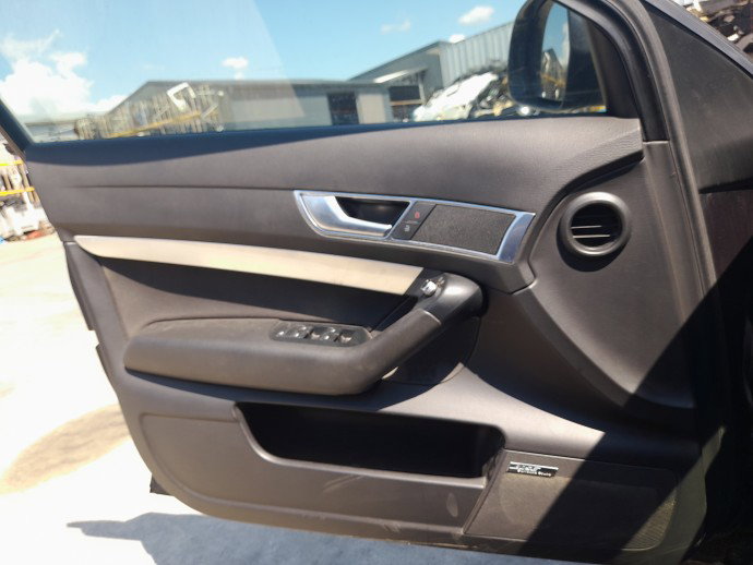 Boxa stanga fata AUDI A6 (4F2, C6) [Fabr 2004-2010]